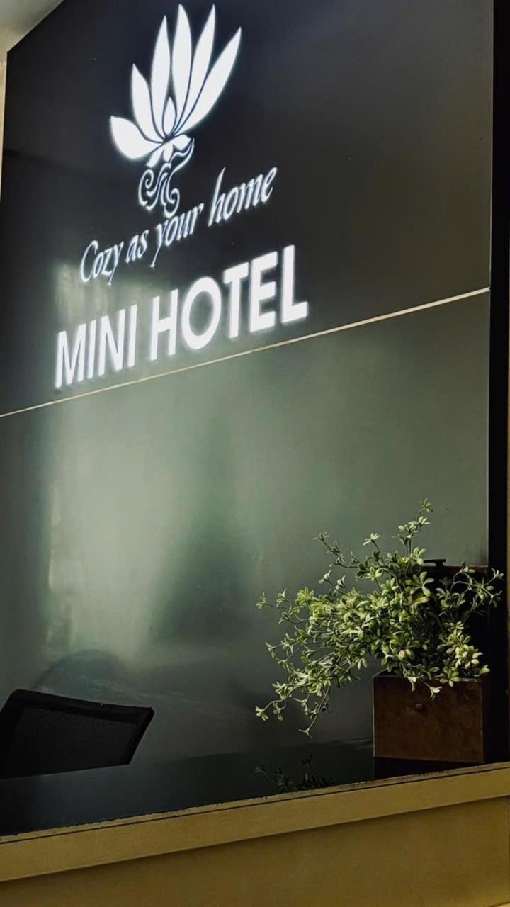 Hotel Mini Phu Tho Bagian luar foto