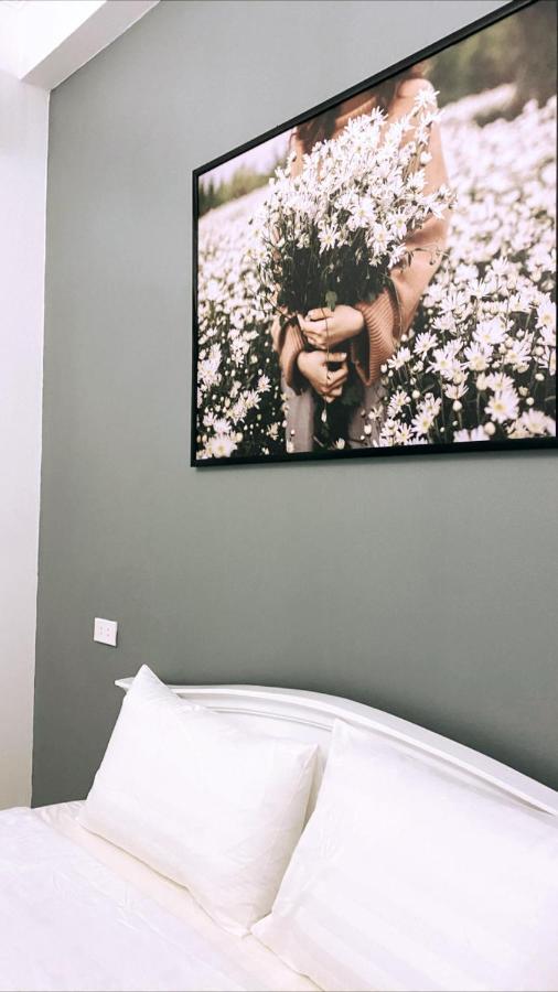 Hotel Mini Phu Tho Bagian luar foto